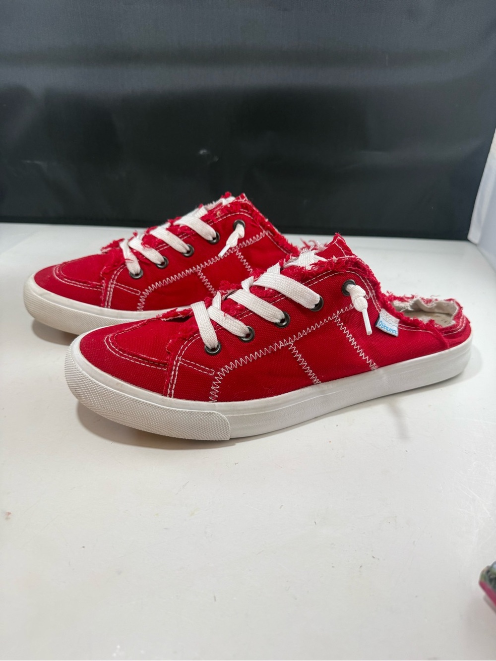 Size 11 Fits Like 10 Women’s Red Canvas Slip-On Sneakers with White Laces - Picture 3 of 7